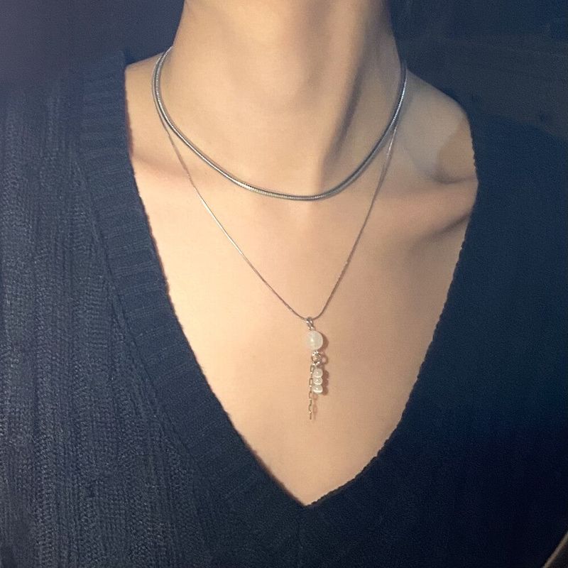 White dew necklace