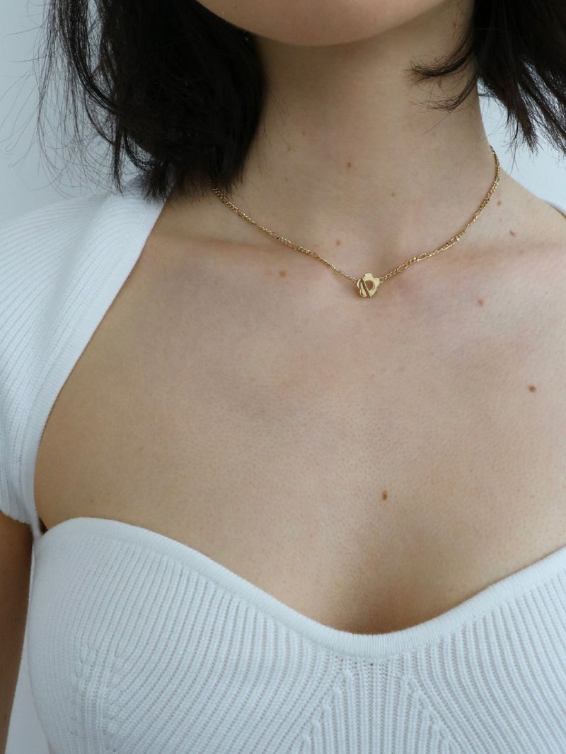 moi moi（モイモイ）の「フラワートグルネックレス（アクセサリー）」