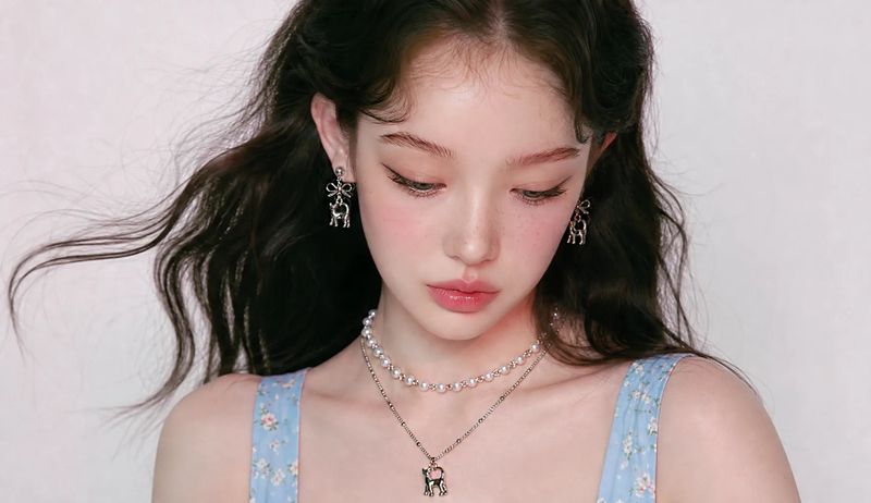 Kitty and Bow Earring - Silver Color