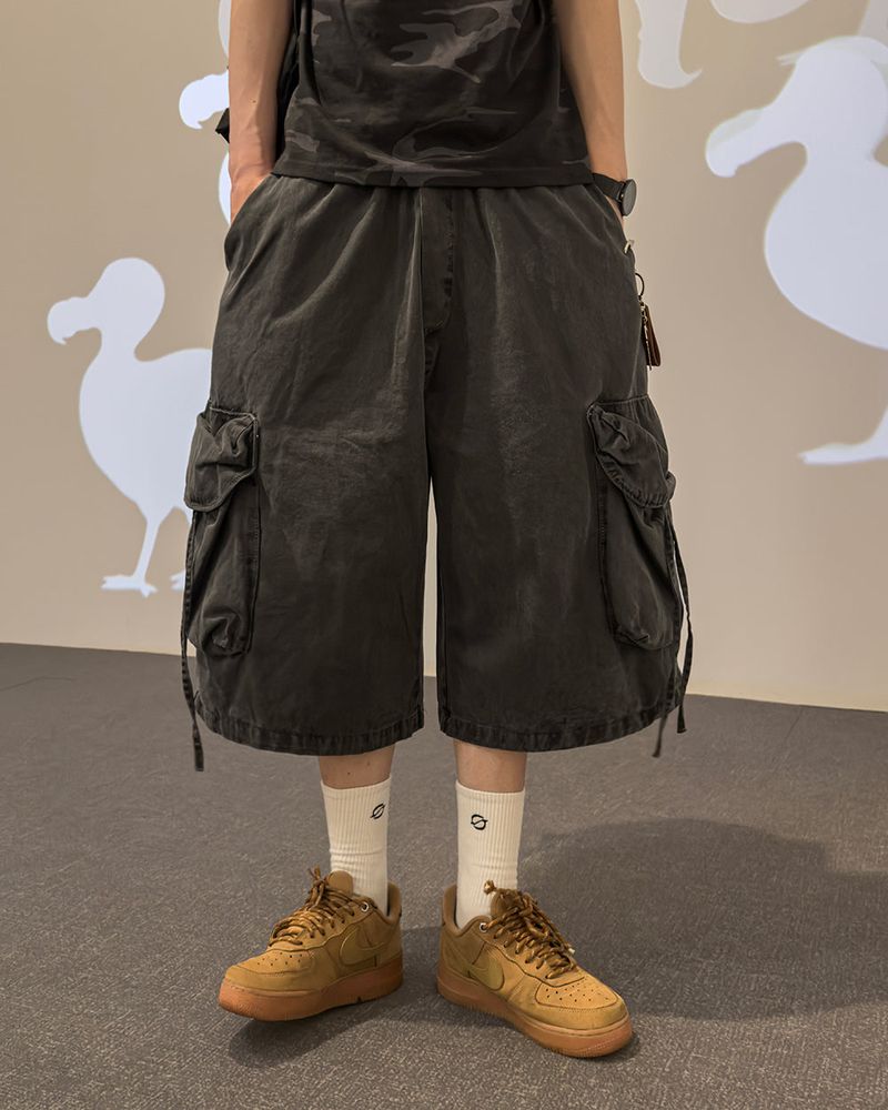 DROON Pigment Strap Cargo Bermuda