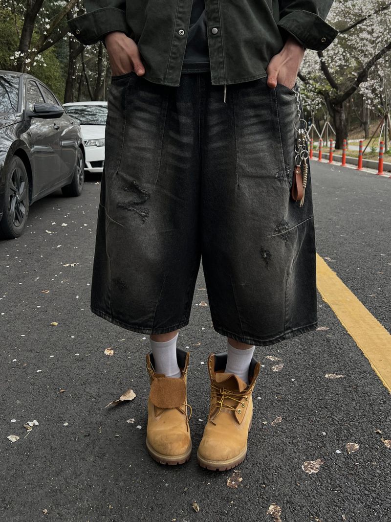 ESOO(イス)の「Grain-Damaged Bermuda Shorts (2 Colors)(Pants)」