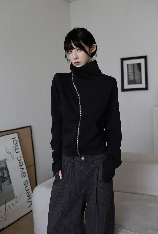 Diagonal Flow Zip-up