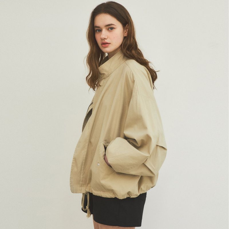 90s Classic Fishtail Short Bomber Jacket_Beige