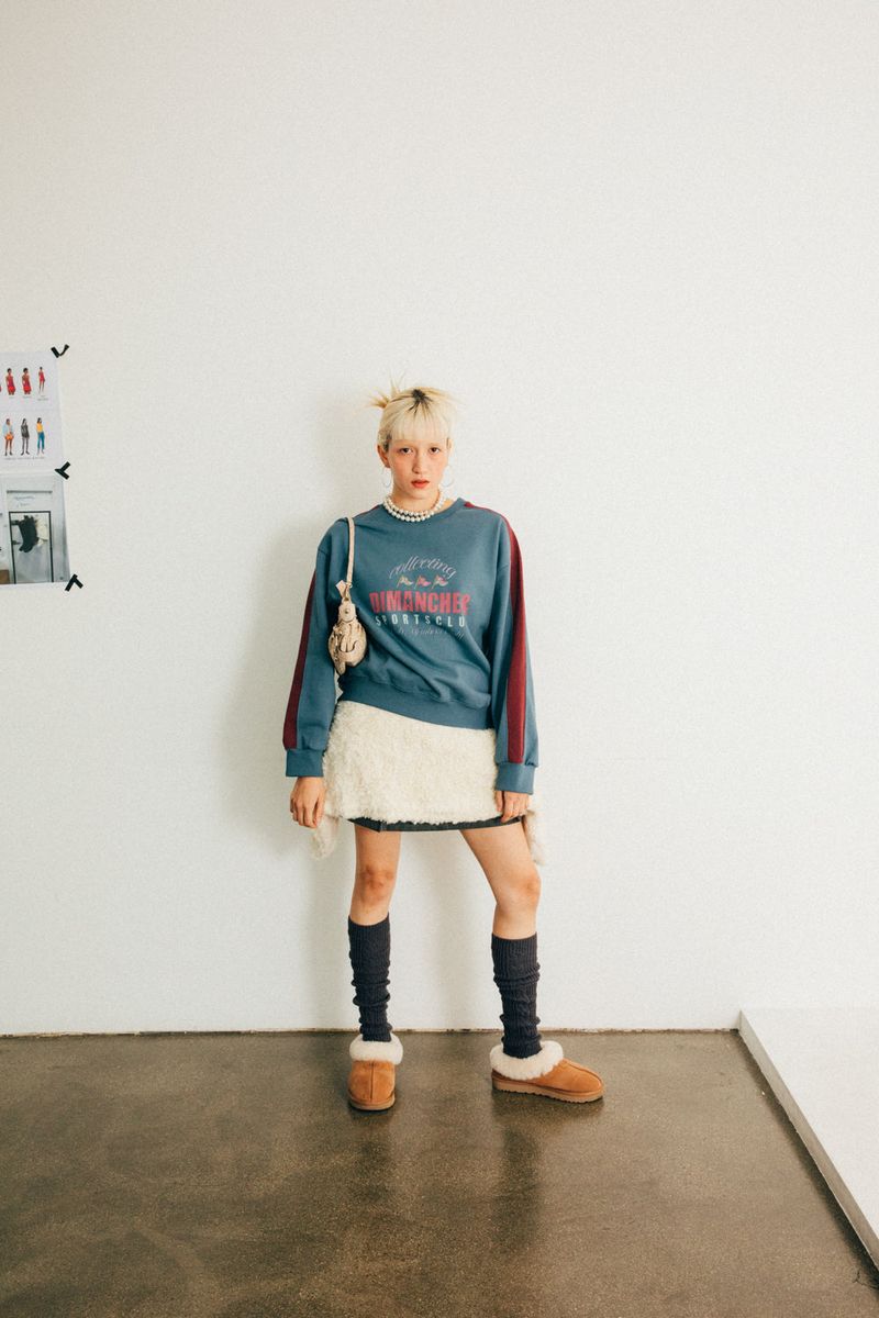 VINTAGE DEEP BLUE SWEATSHIRT