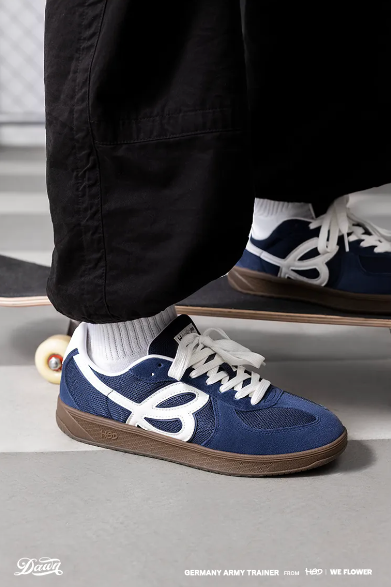 HBD/We Flower Joint Name Retro German Training Shoes - BLUE