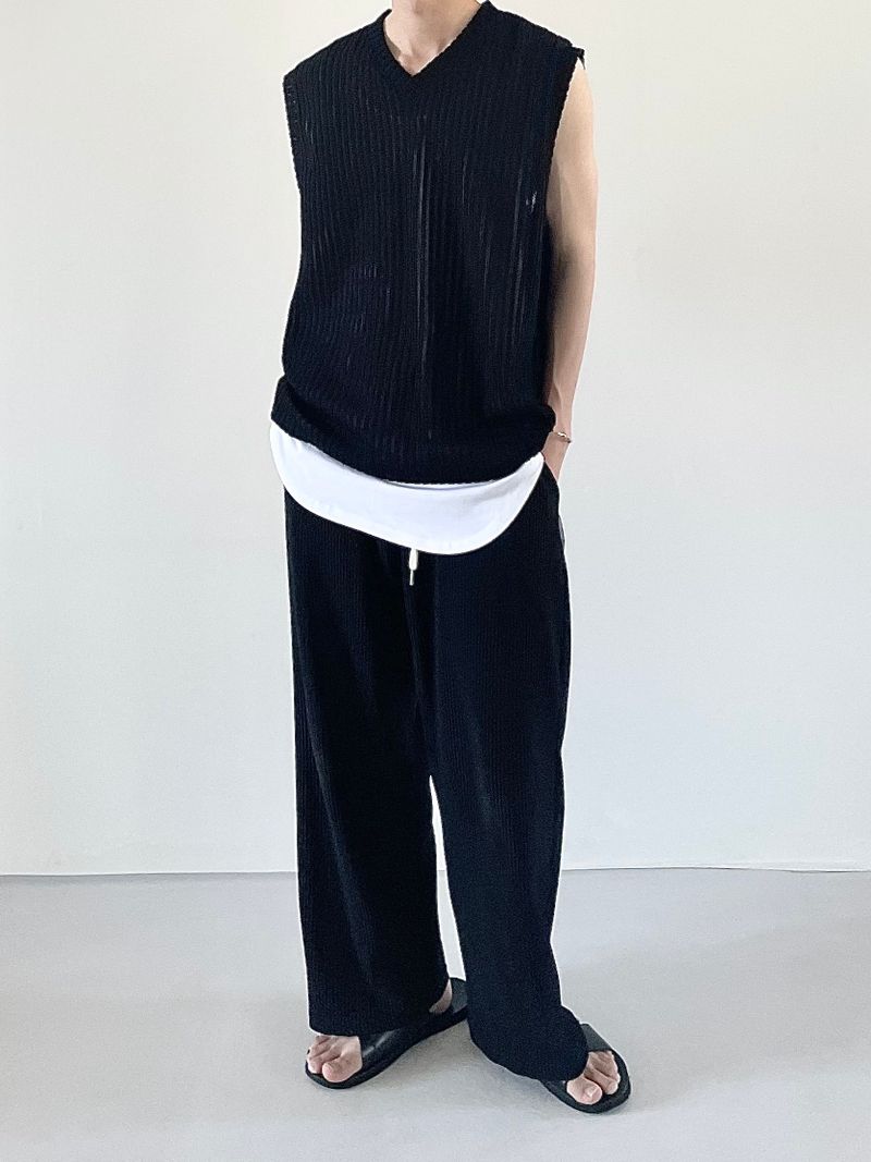 Long layered U neck sleeveless T shirt