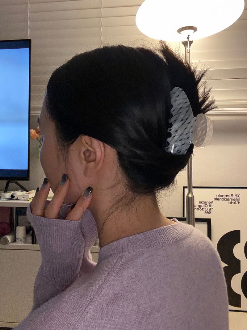 White glitter hair clip`