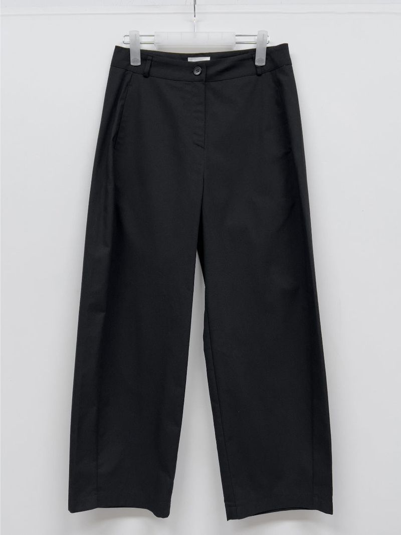 Curved Cotton Barrel Pants