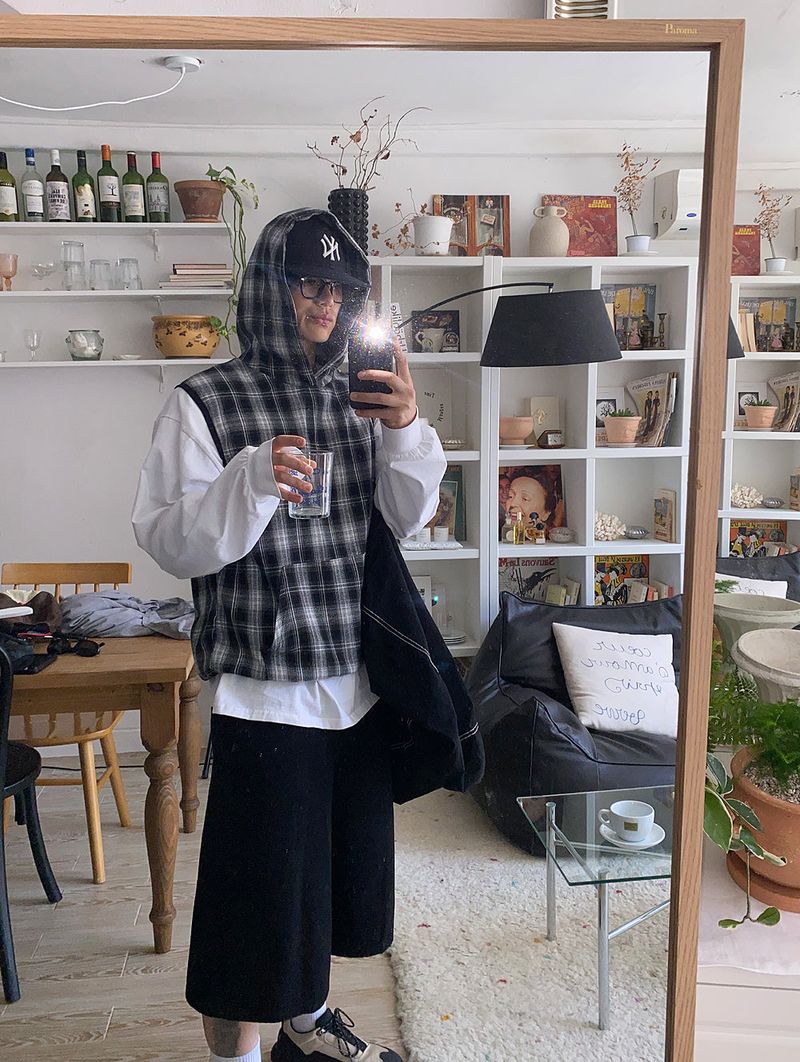 HOLY IN CODE（ホーリーインコード）の「No.1263 D check hood VEST（Tops）」