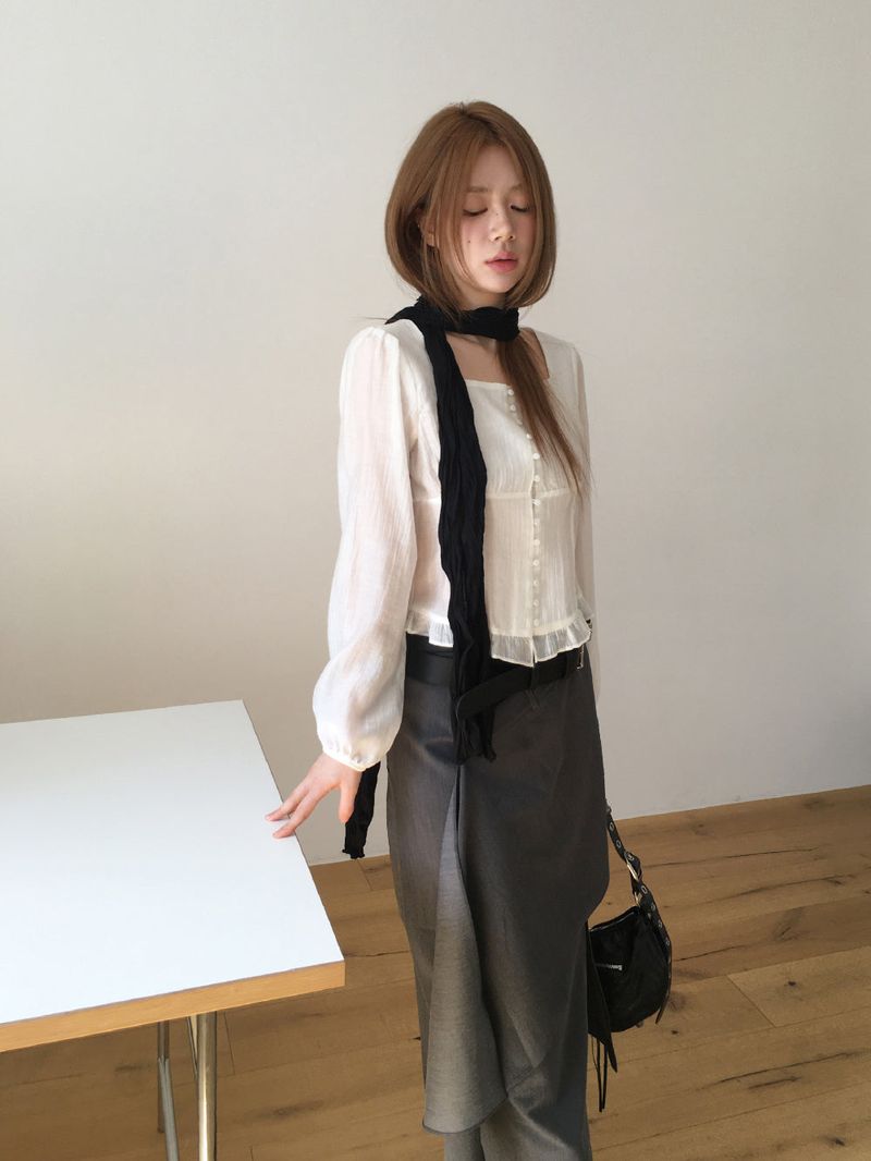 スリーボタンドレープスカート