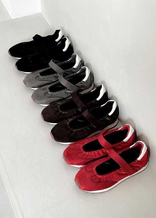 VIVIC（ビビク）の「VELCRO SNEAKERS (4COLORS!)（Shoes）」