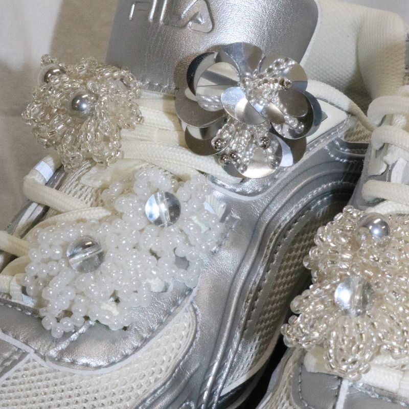 【MADE】rich flower shoe charm (white, 1pcs)