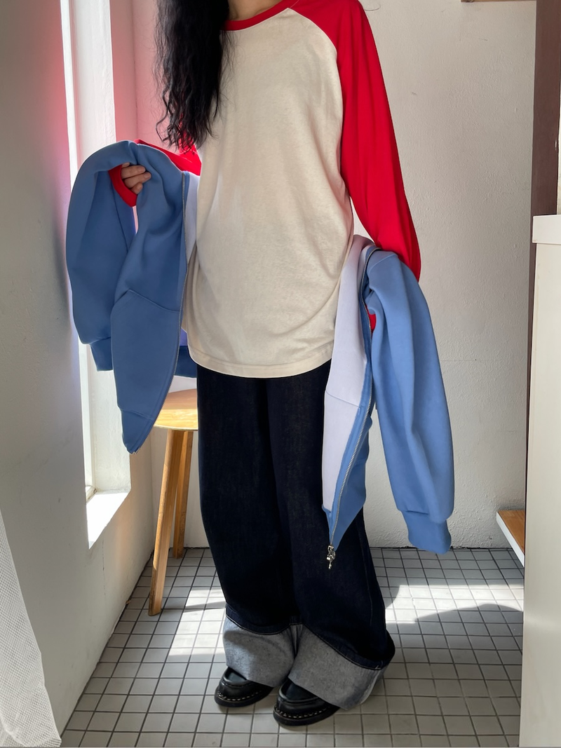line raglan T