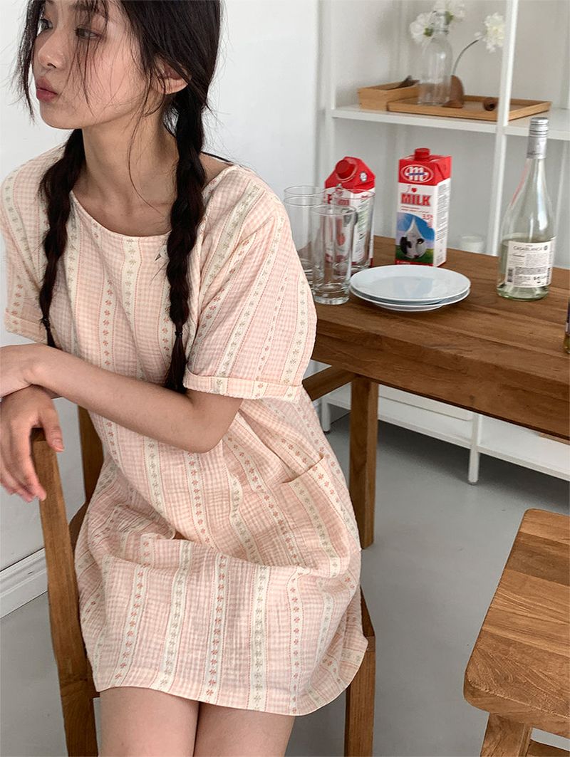 SOFT FLOWER BUTTON DRESS (2C)