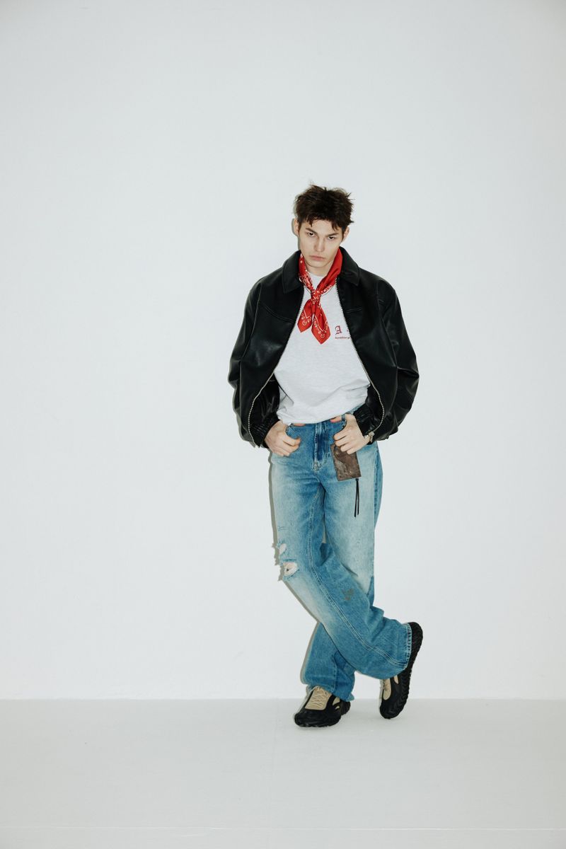 Signature Paisley Scarf (Red)