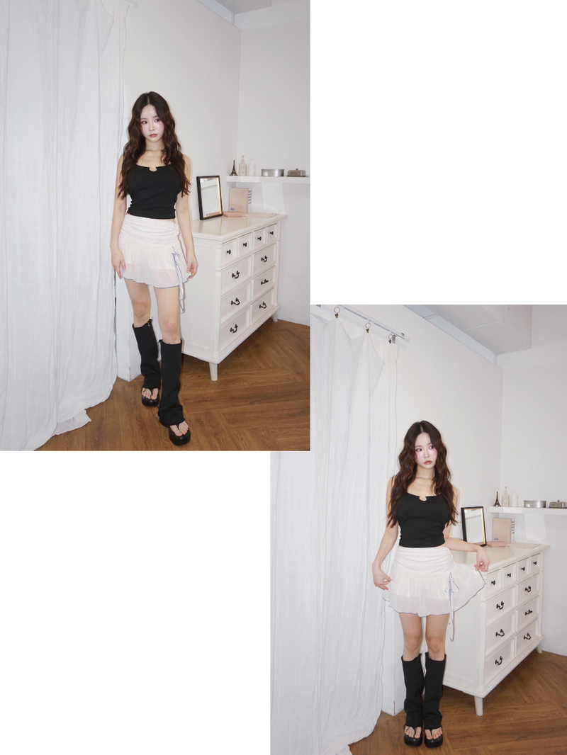 Back strap chain pad sleeveless t-shirt