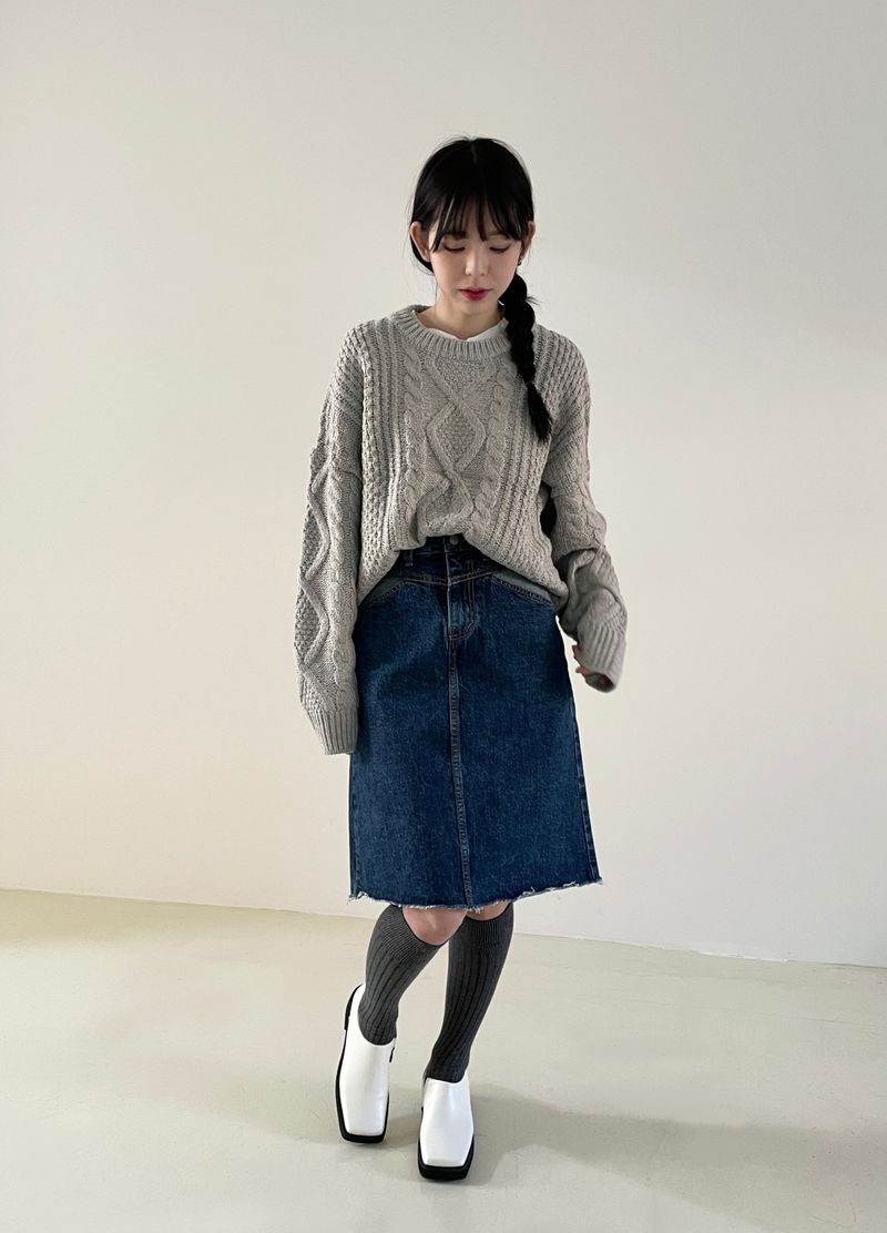 Neat midi denim skirt 