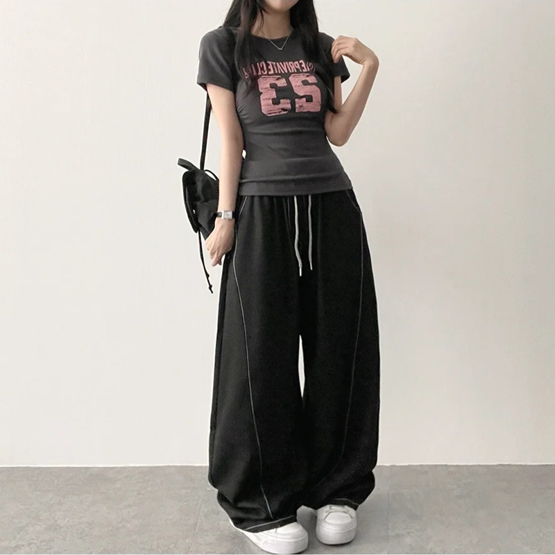 Rika number lettering short sleeve tee