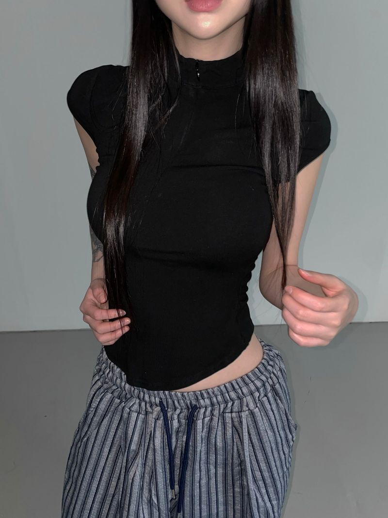 THEAIRTOWN（ザエアータウン）の「half-turtleneck athleisure(2 color) （Tops）」