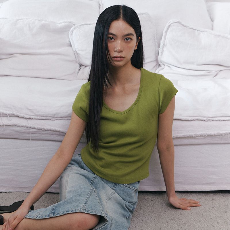 Curetty(キュリティ)の「C 90S LINE V-NECK HALF-SLEEVE T-SHIRT_OLIVE(Tops)」