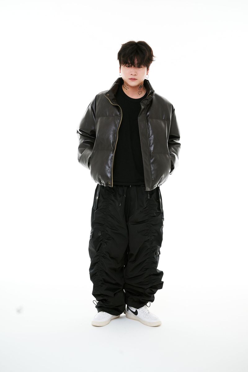 BSRABBIT(ビエスラビット)の「DOUBLE SHIRRING SUPER WIDE PANTS BLACK(Pants)」