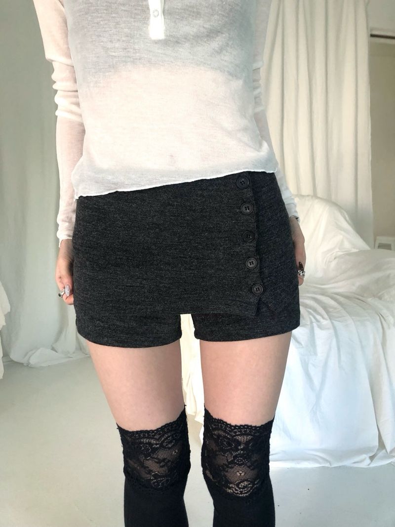 Button folding shorts