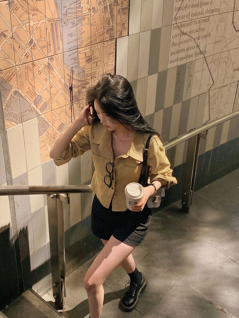 [BELLIDE MADE] Cinnamon, Tight Line Semi-Crop Shirt