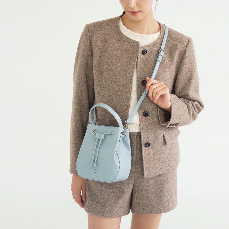 VARZAR（バザール）の「Mirel Bucket Bag Small Sky Blue（Bags）」