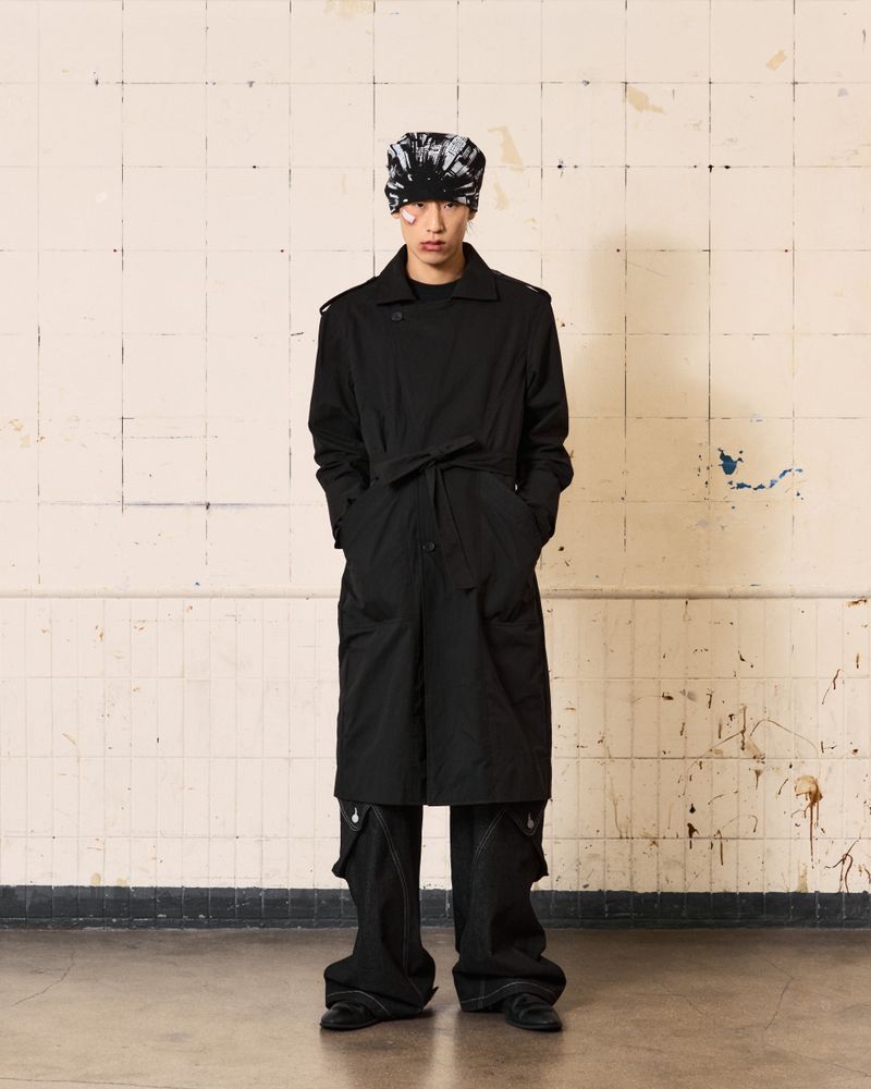 Curved Trench coat (Black)