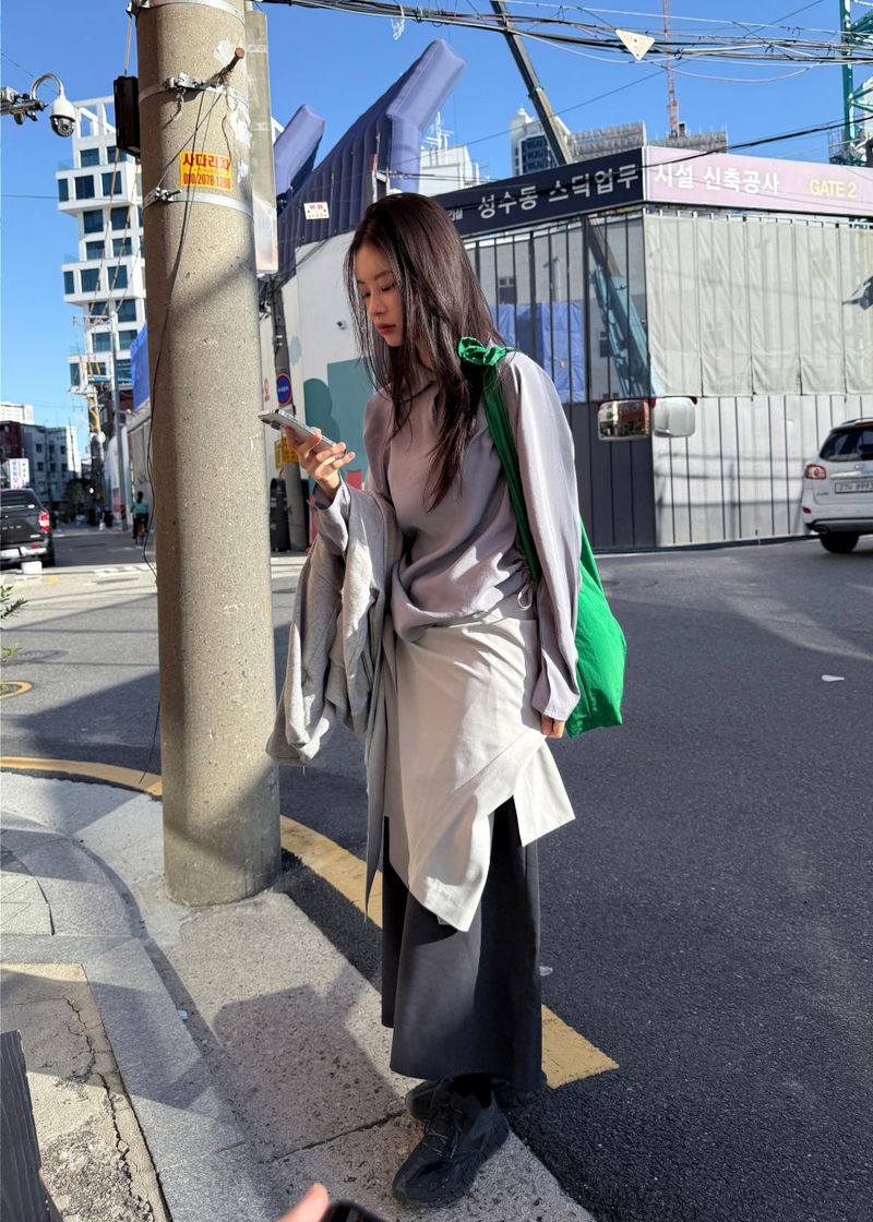  BUTTONNECK SHIRRING BLOUSE