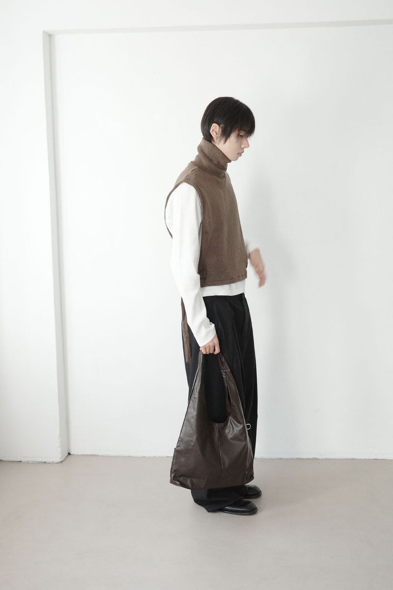 pocket hobo leather bag