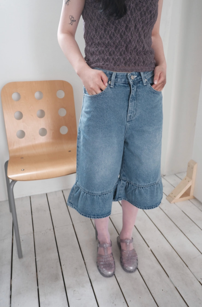 callhag（コールハグ）の「frill bermuda denim（Pants）」