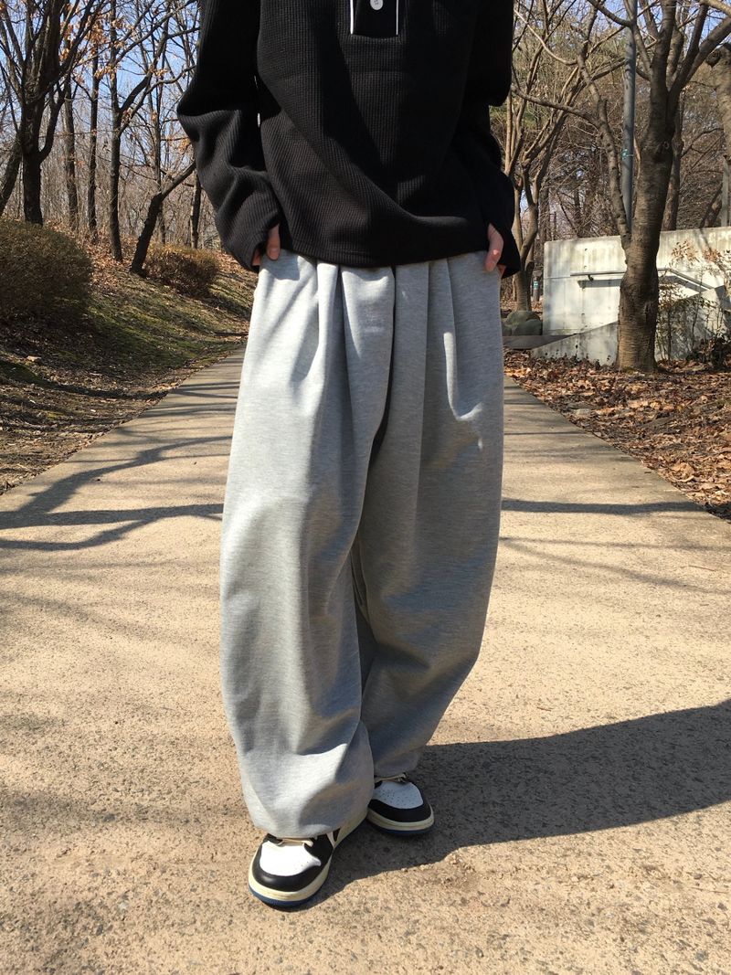 08 Basic Pintuck Wide Sweatpants 4C