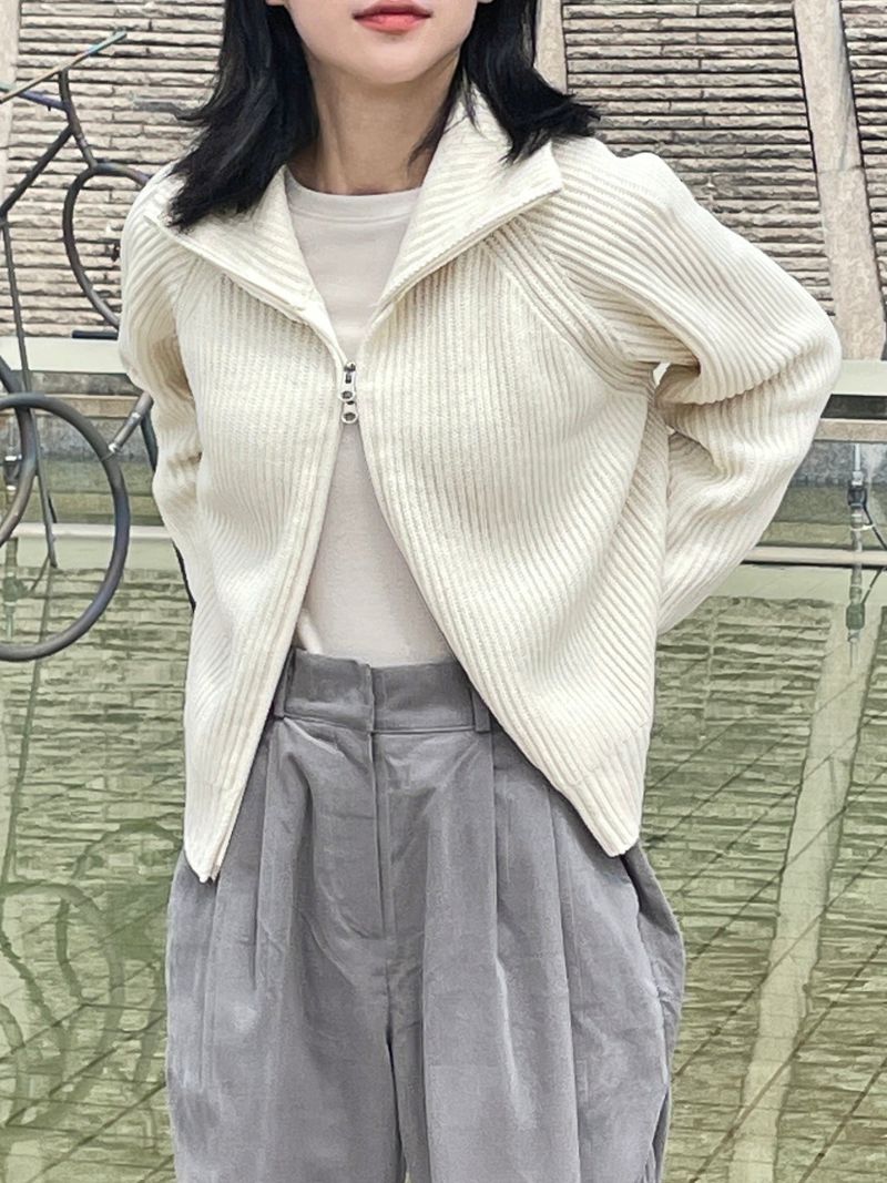 Turtleneck knitwear zip-up