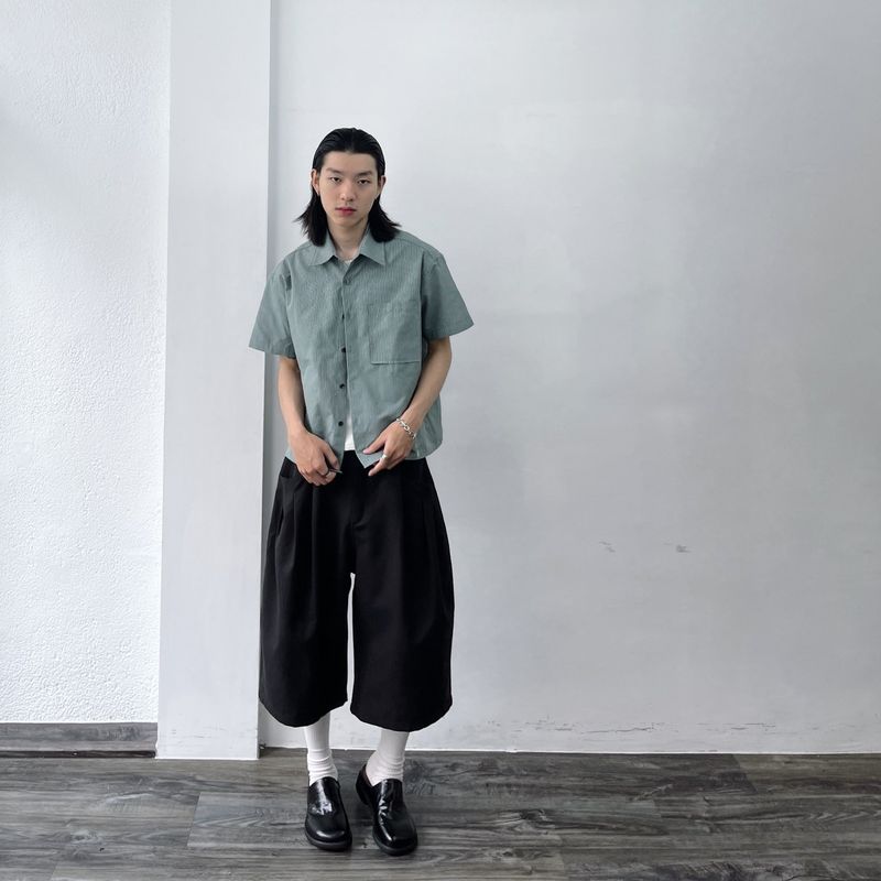 Vertical Textured Short Shirt