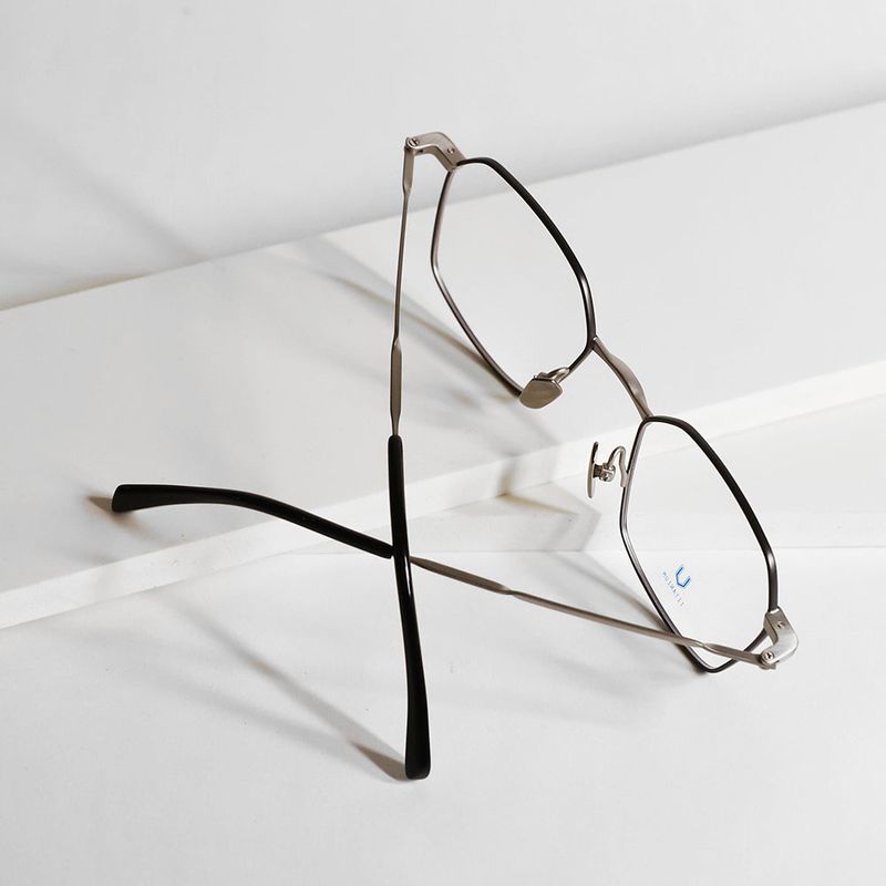 Knouun Square titanium glasses CODE. 101. B Sizzy Silver