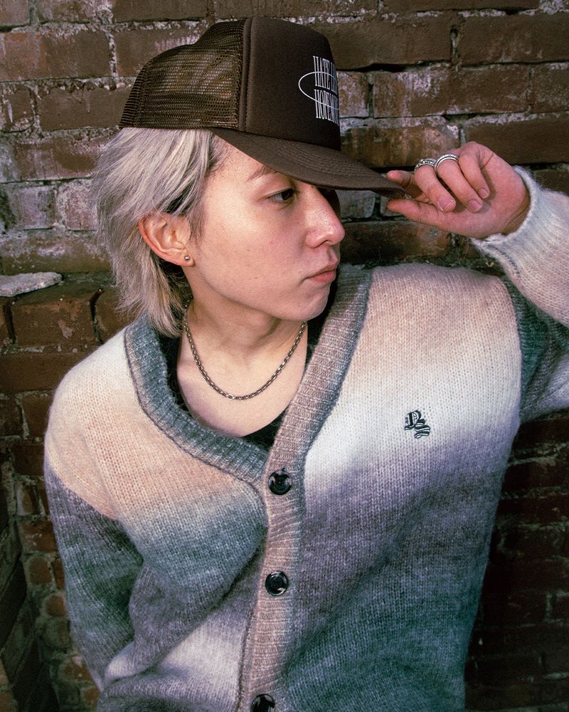 neversaynever®︎（ネバーセイネバー）の「グラデーションニットカーディガン ブラック（Tops）」