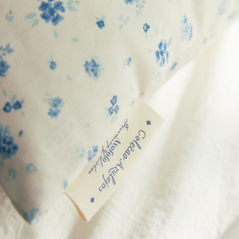 azulejo collection A embroidery cushion