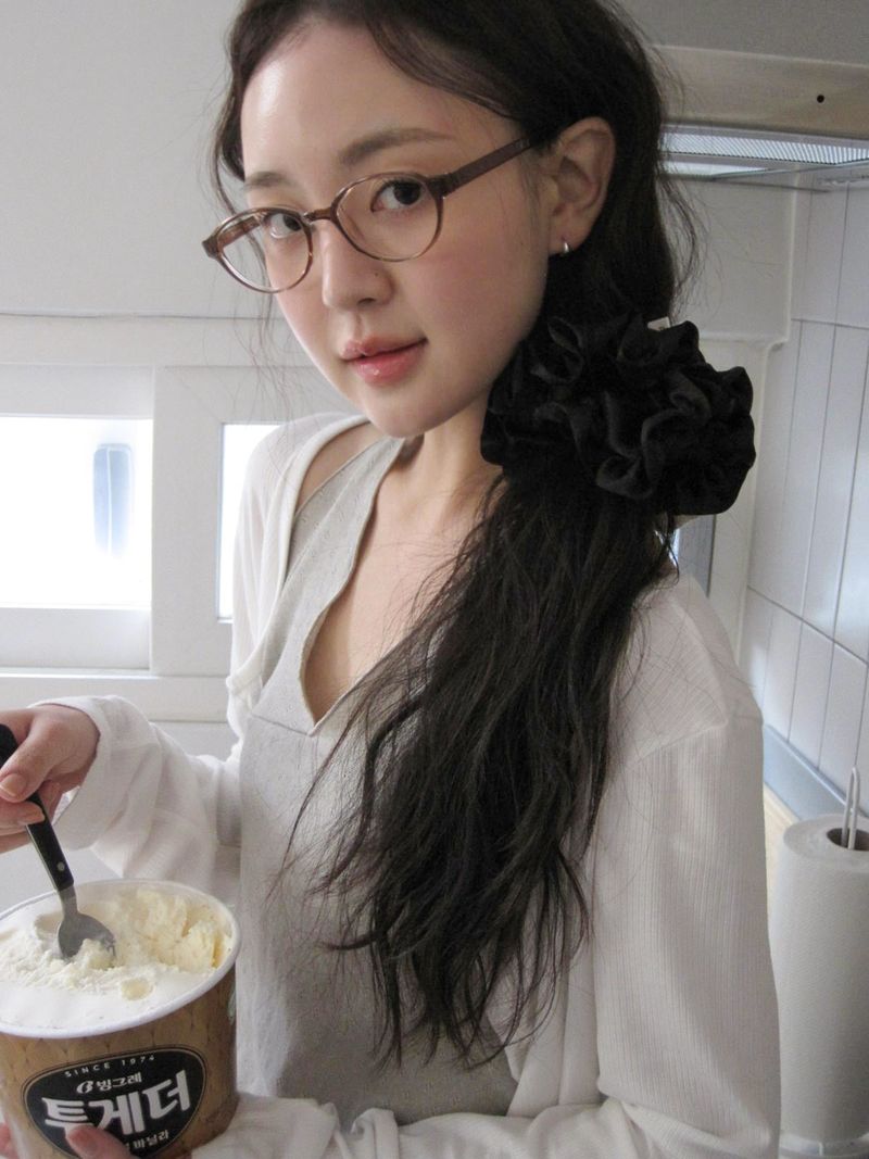 After Frill Scrunchie (Black)