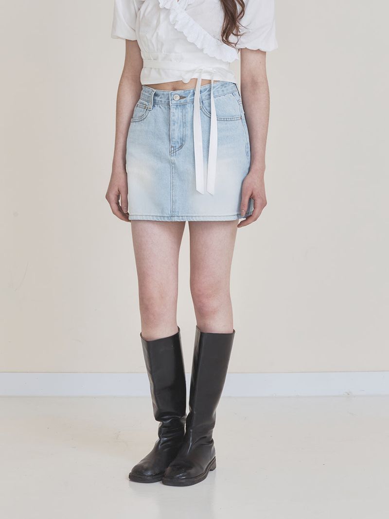 Rosie denim skirt (Light blue)