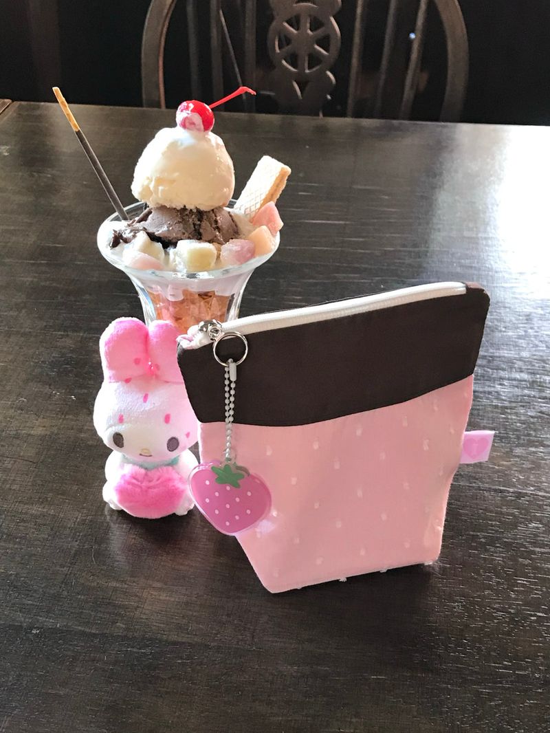choco love berry pouch / 2 colors