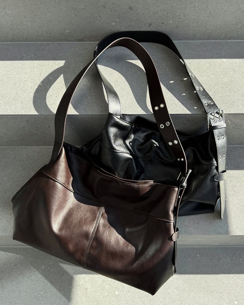 MAYBINS(メイビンス)の「Waydon Leather Shoulder Bag(Bags)」