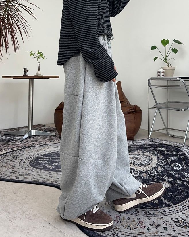 Camor Dart Balloon Sweatpants