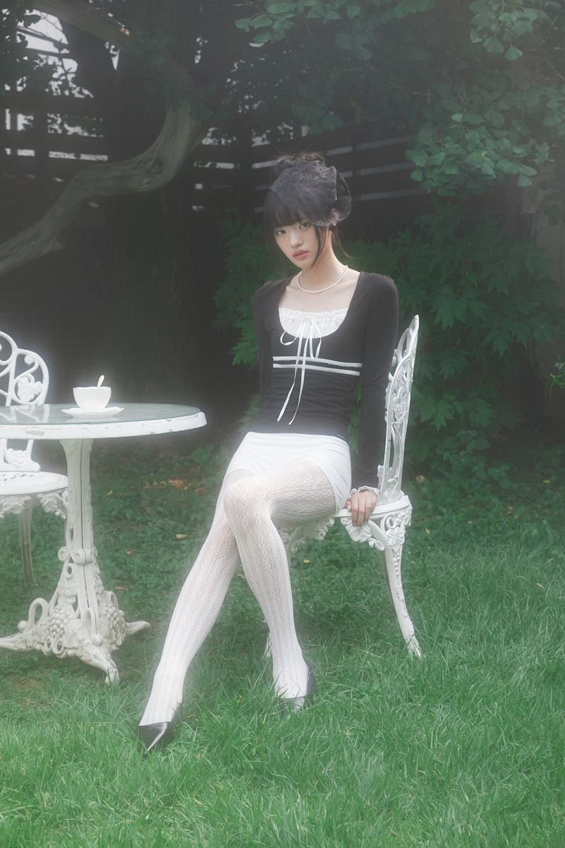 LACE RIBBON TOP (BLACK)