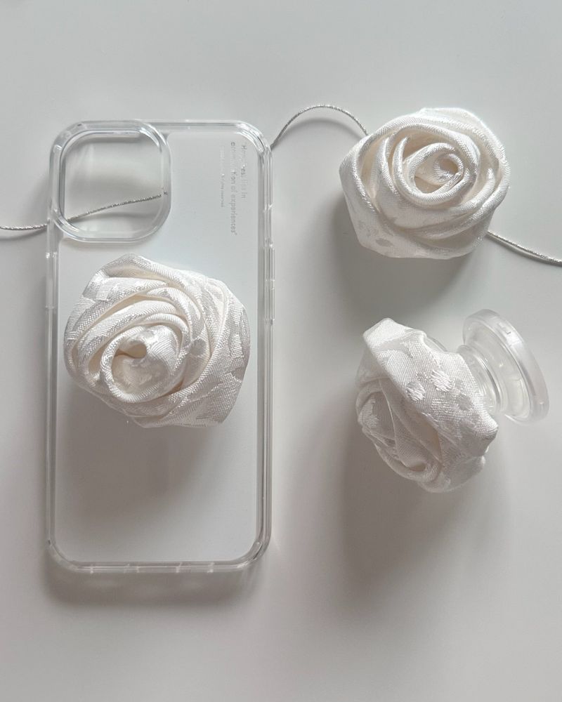 hucha（ウチャ）の「Rose grip tok(jaquard)（Smartphone Accessories）」