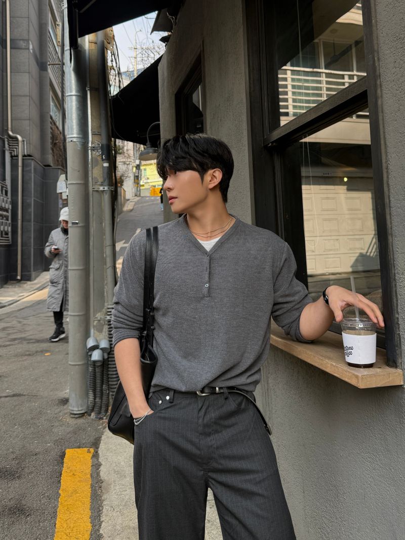 Port button layered knitwear