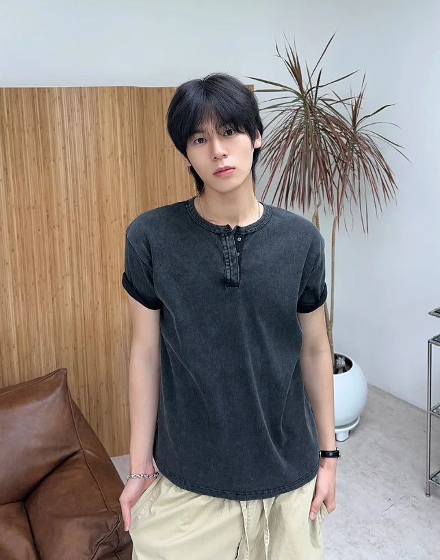 SATIIIZ（サティーズ）の「Ferrer Vintage Ribbed Henley Neck Short Sleeve Tee（Tops）」