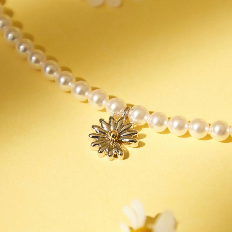 Daisy Delight Pearl Bracelet (2 size)
