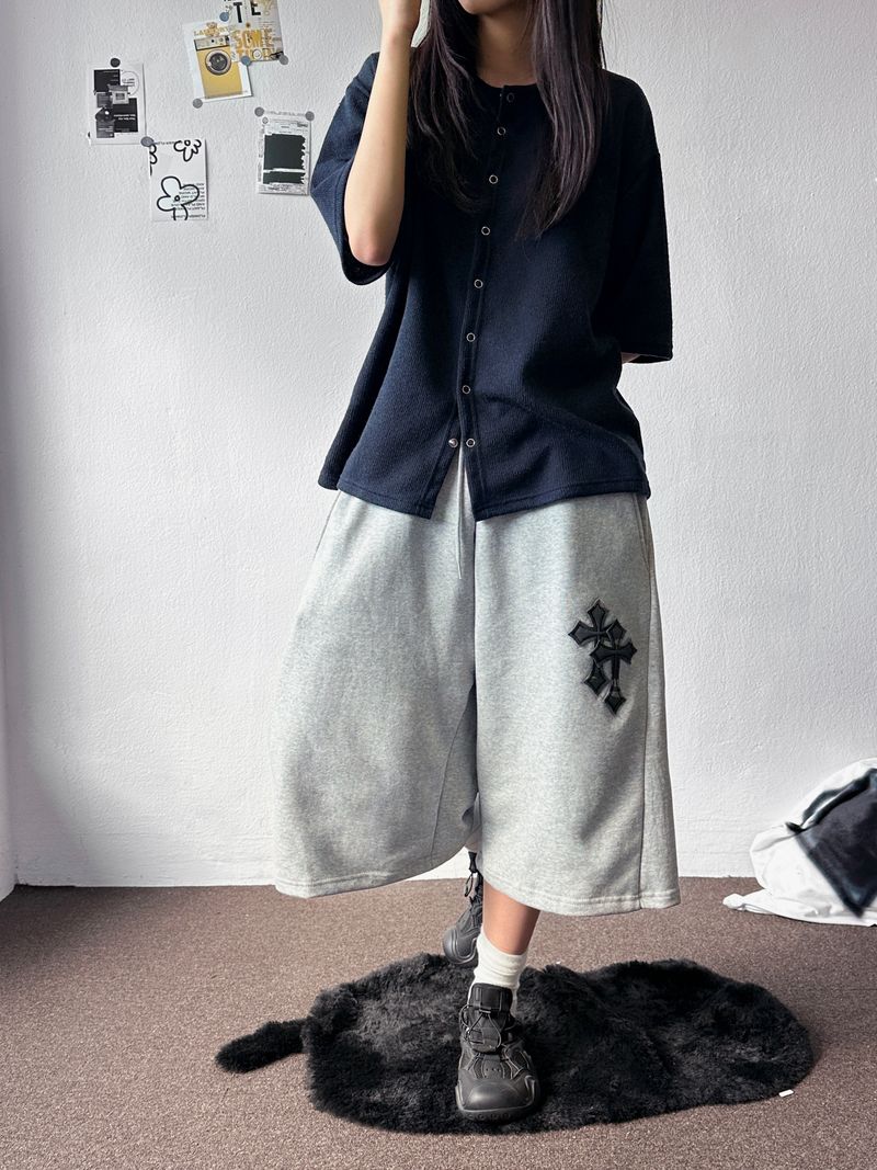 Millicrome Embroidered Patch Side Pintuck Bermuda Shorts 4color