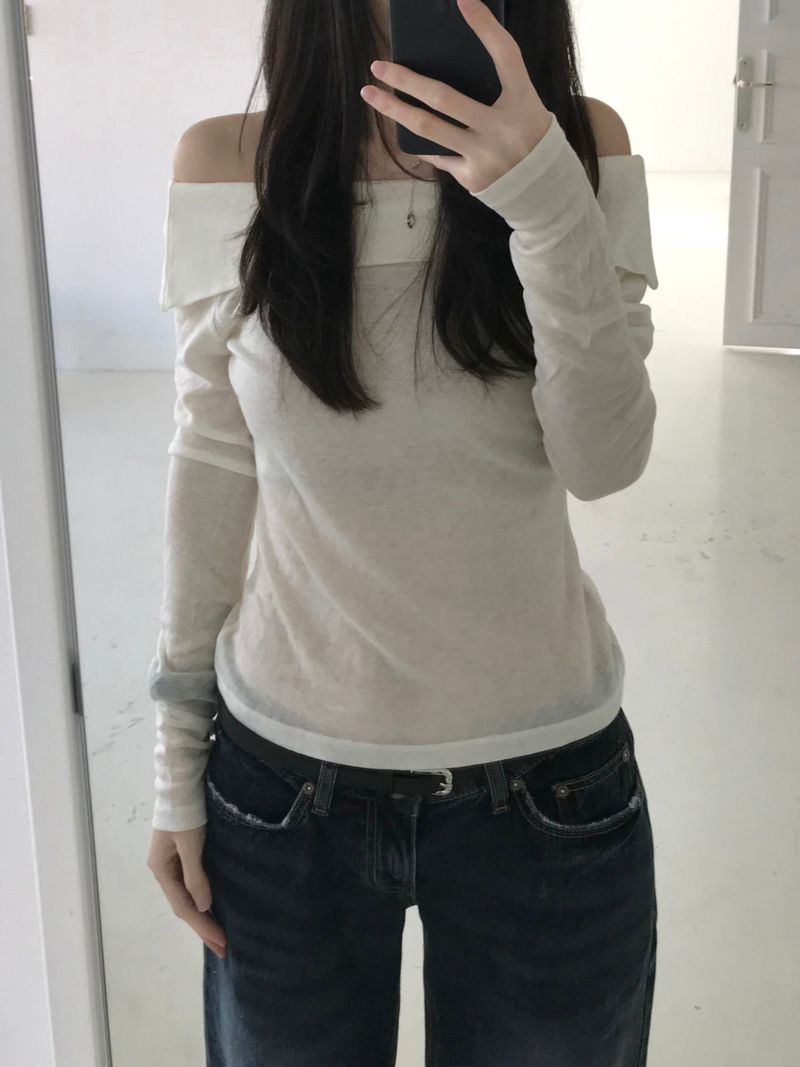 Peer off-shoulder T-shirt (2 colors)
